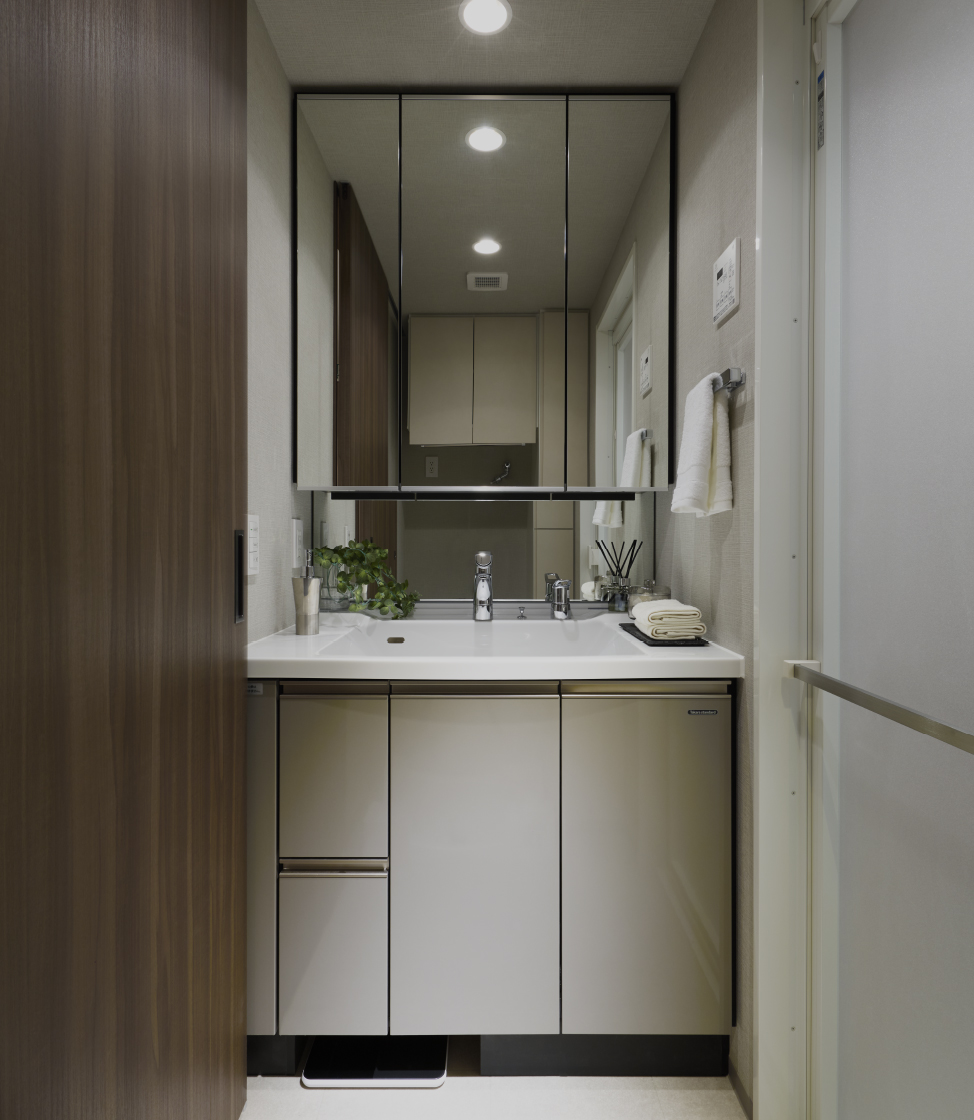 POWDER ROOM